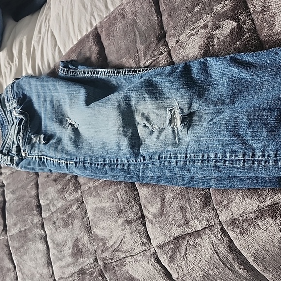 Ladies distressed silver capris - Picture 4 of 7